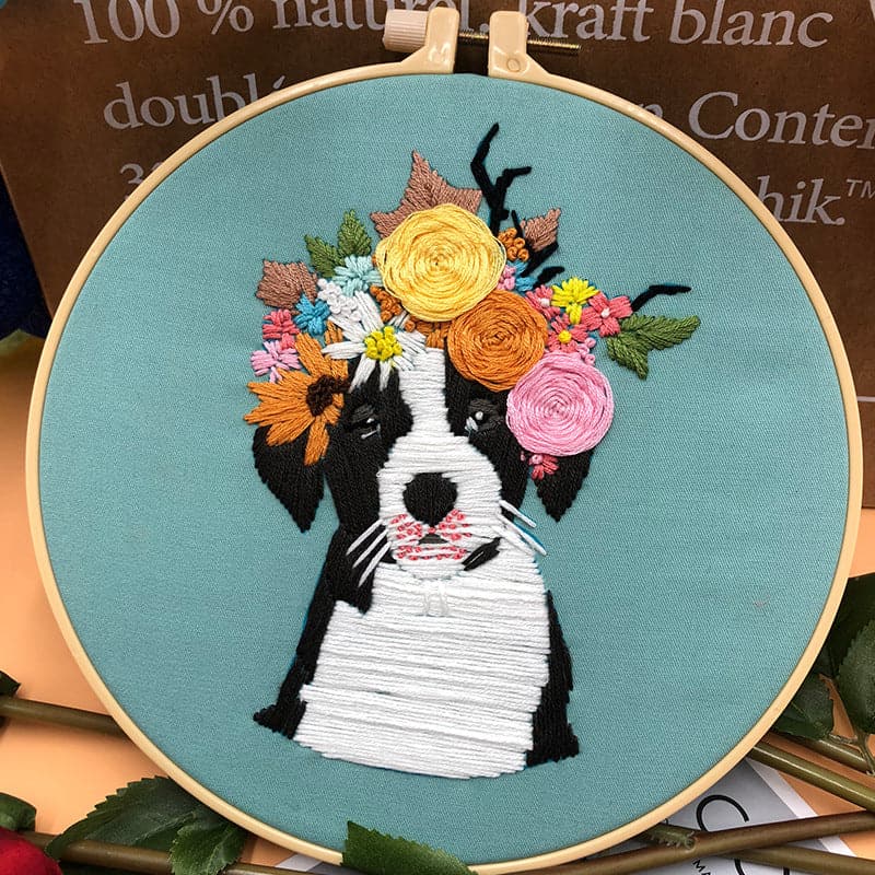 "Dog in a Garland" - Embroidery ktclubs.com