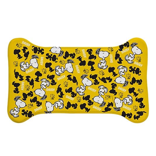 PEANUTS® Snoopy™ Happy Dance Pet Feeding Mat ktclubs.com