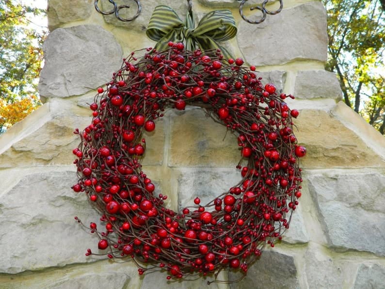 Red Berry Christmas Wreath - Holiday Wreath - Red Wreath - Christmas Wreath - Choose Bow ktclubs.com