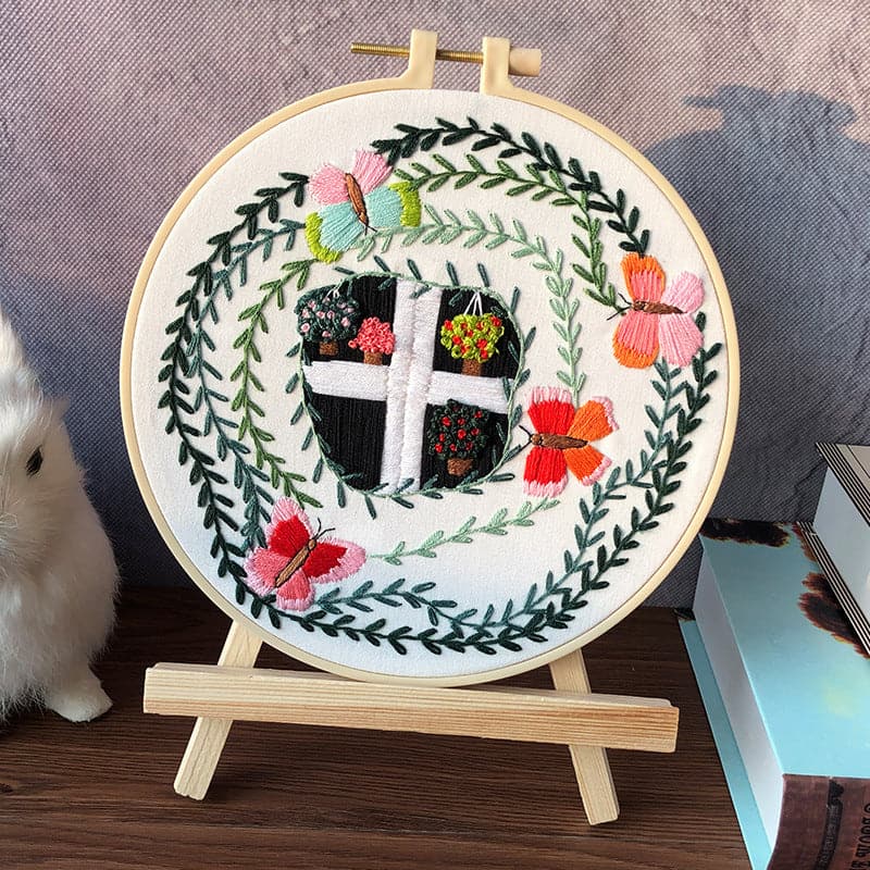 "The Flower on the Corner" - Embroidery ktclubs.com